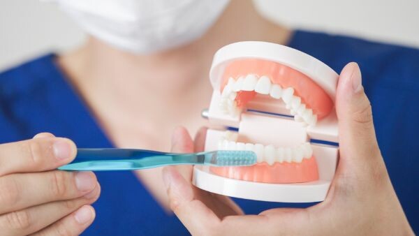 歯科衛生士による口腔内クリーニング・セルフケア指導